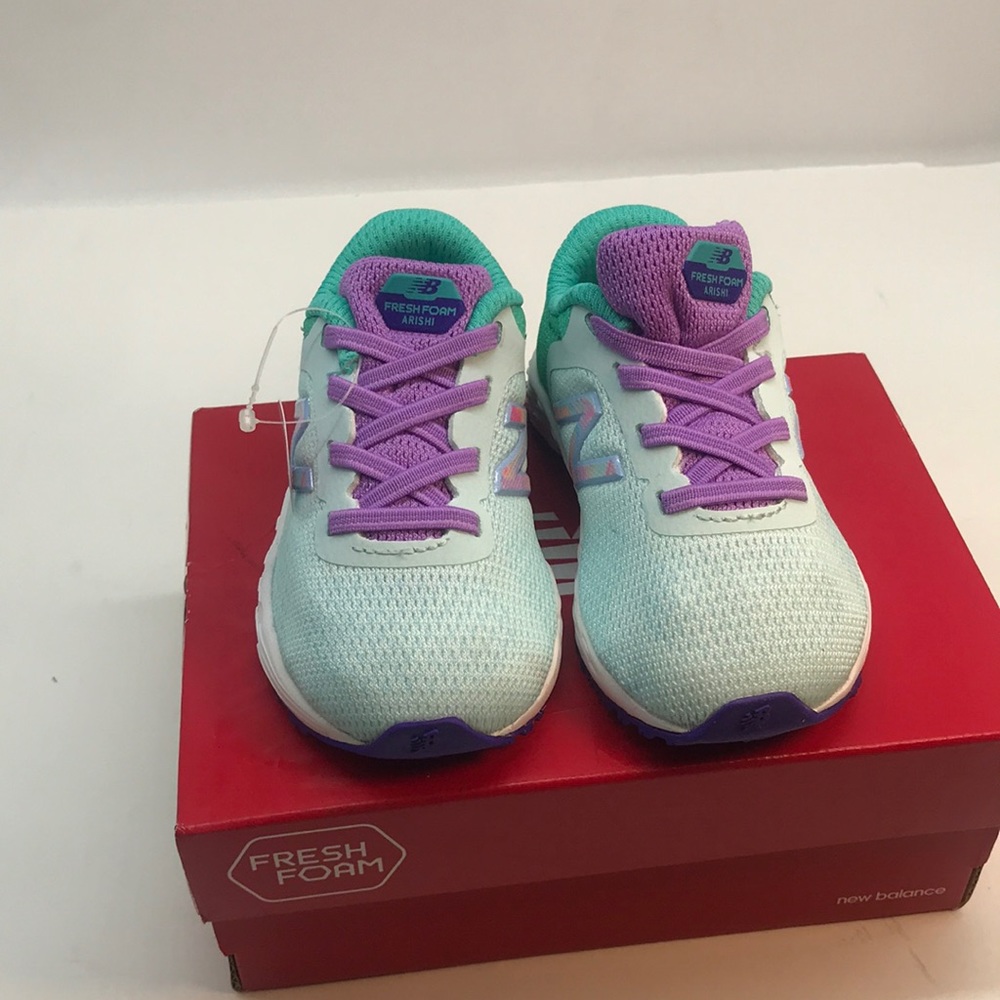 New Balance Kids
Arishi v2 (Infant/Toddler) Size 5.5